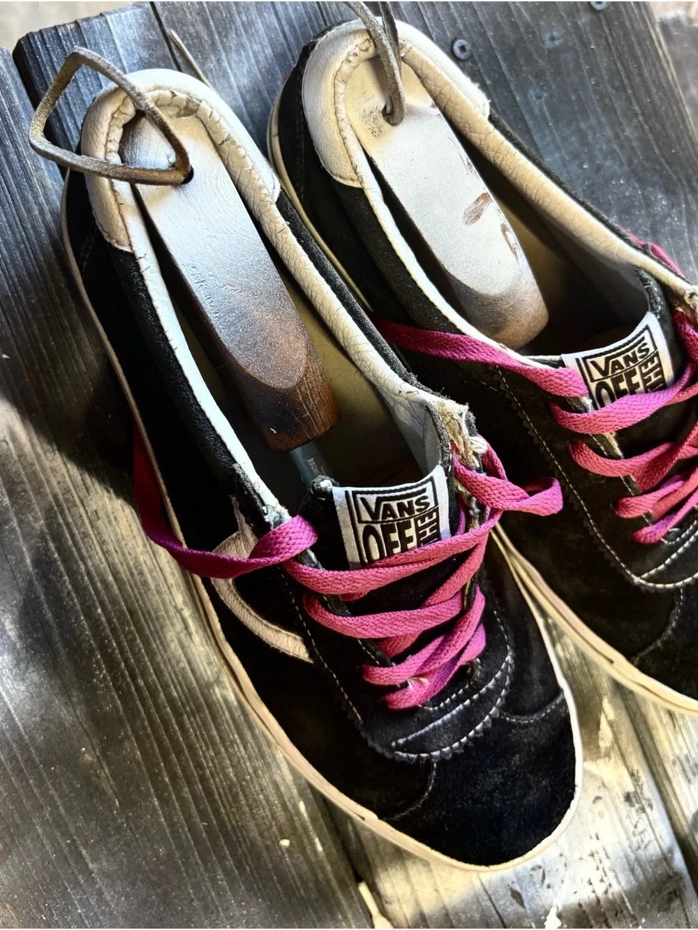 Vans Black Suede Low-Top Sneakers with Fuchsia Laces